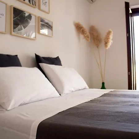 A Due Passi Dal Mare Apartment *